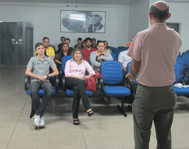 Visita de estudantes de Jornalismo e Publicidade à TV Clube (Foto: Laurivânia Fernandes)