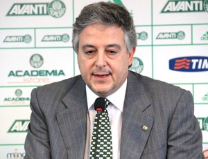 Nobre confirma interino e procura técnico 