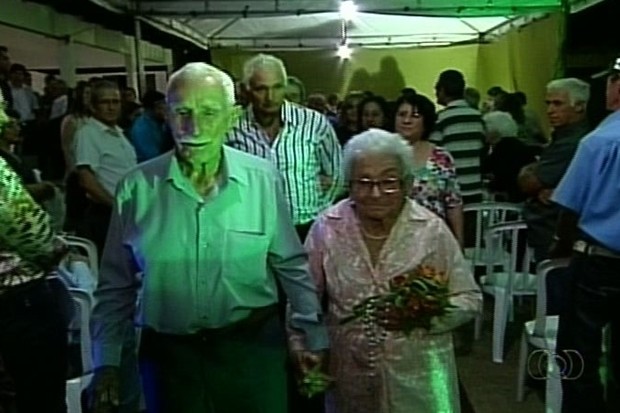 Casal comemora 68 anos de união com festa em Ouvidor, Goiás (Foto: Reprodução/TV Anhanguera)