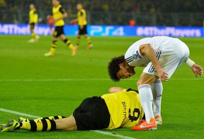 Pepe e Lewandowski, Borussia Dortmund x Real Madrid (Foto: AFP)