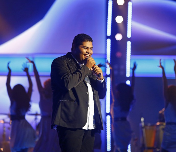 Danilo Franco em apresentação solo na Final do 'The Voice Brasil' (Foto: Artur Meninea/Gshow)