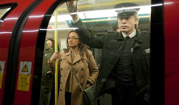 As cenas mais bombásticas acontecem em pontos clássicos de Londres, como o metrô. (Foto: Divulgação)