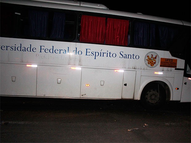 Ônibus da Universidade Federal do Espírito Santo (Foto: Site Poções 24h)