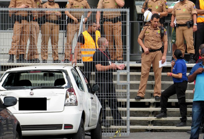 Carro Atlético-PR Goiás Arena da Baixada (Foto: Fernando Freire)