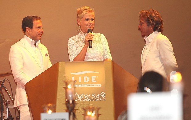 Xuxa no Natal do Bem (Foto: Iwi Onodera / EGO) Xuxa no Natal do Bem (Foto: Iwi Onodera / EGO)