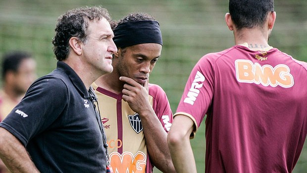 Cuca confirma Ronaldinho no time titular (Foto: Bruno Cantini / Site Oficial do Atlético-MG)