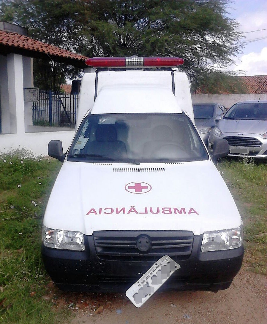 Ambulância foi levada para delegacia de Serra Talhada (Foto: Divulgação/ Polícia Civil)