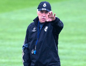 Tite volta da Espanha entusiasmado com métodos de Ancelotti