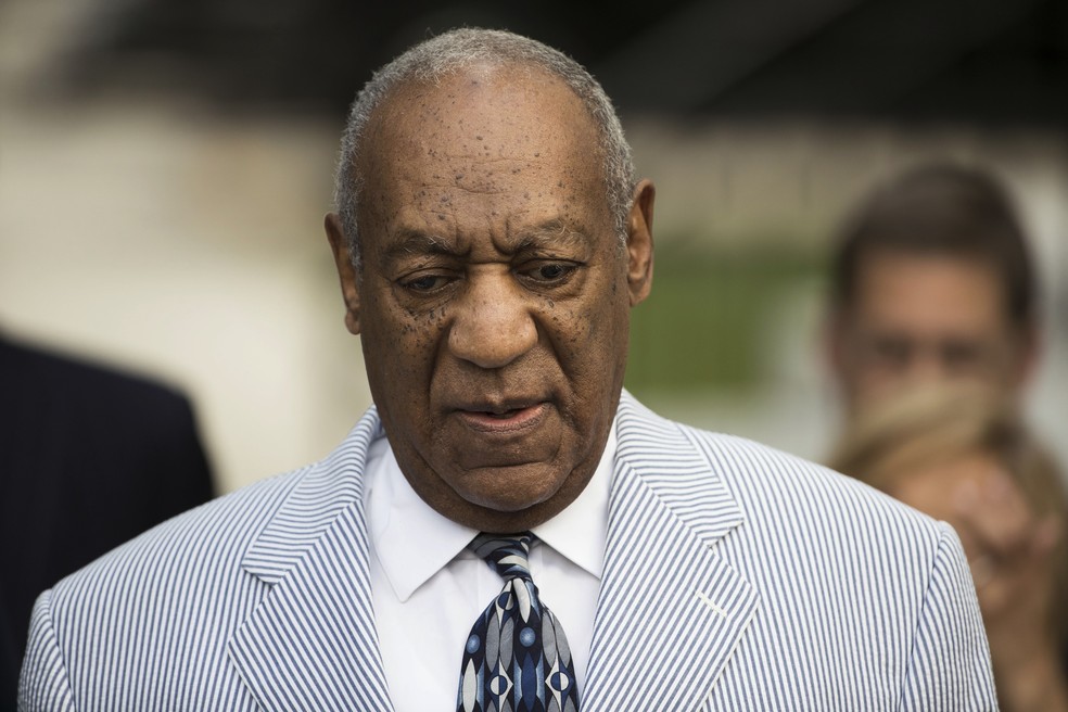 Bill Cosby chega a audiência preliminar para responder a acusação de agressão sexual no final de 2016 (Foto: AP Foto/Matt Rourke)