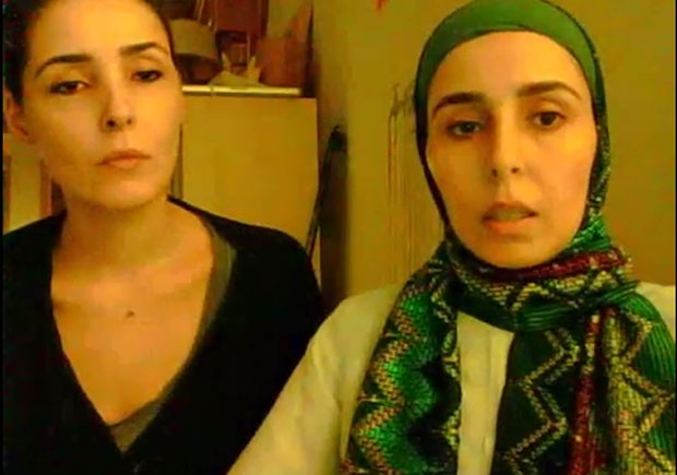 As princesas Sahar e Yawaher Bint Abdullah Al-Saud da Arábia Saudita denunciam condições as quais são submetidas pelo rei Abdullah em vídeo divulgado no YouTube (Foto: Reprodução/YouTube/Free The Princesses)
