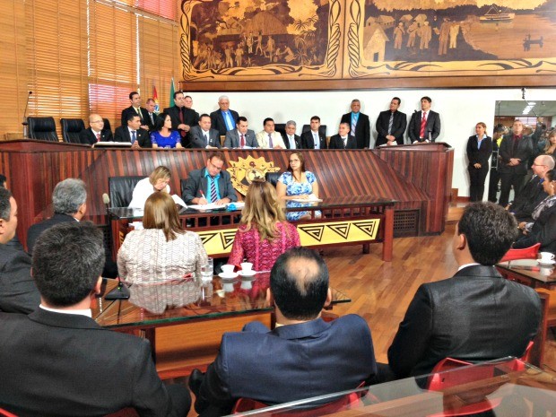 G1 - Deputados Estaduais Do Acre Tomam Posse Na Assembleia Legislativa ...