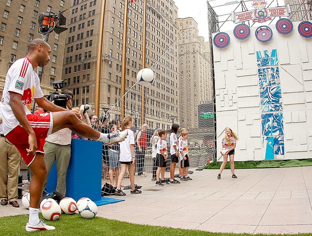 Henry participa de evento de arte em Nova York (Foto: AFP)