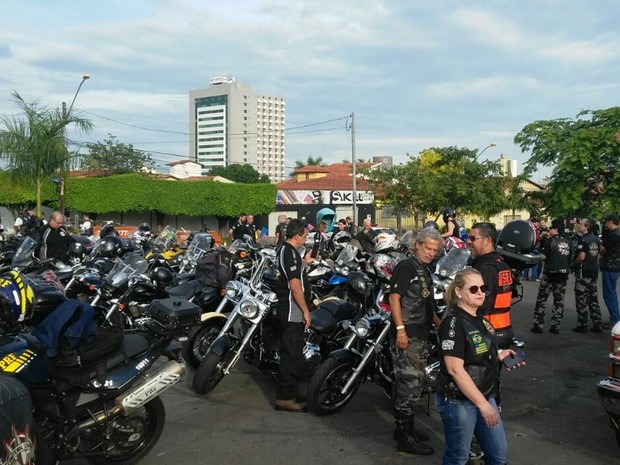 Ato contra câncer infantil reúne PRF e mil motociclistas em &#39;motosseata&#39; em Goiás (Foto: Reprodução/PRF)