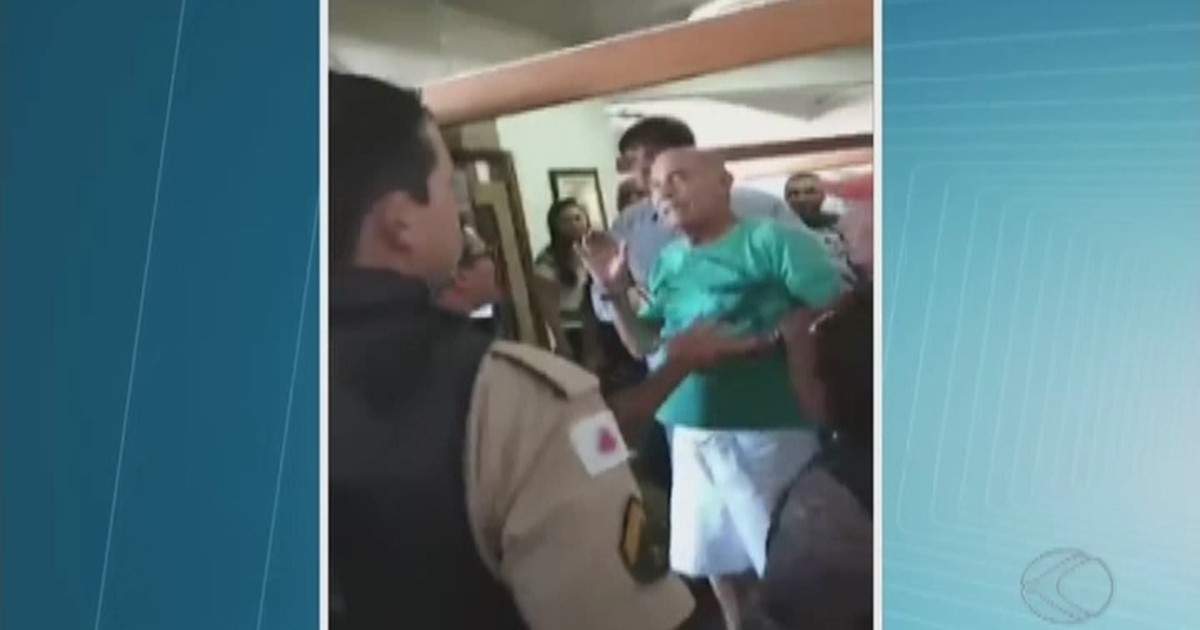 Agressão é filmada durante posse de eleitos em Araguari; veja o ... - Globo.com