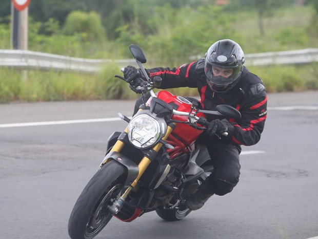 Ducati Monster 1200 (Foto: Renato Durães / G1)