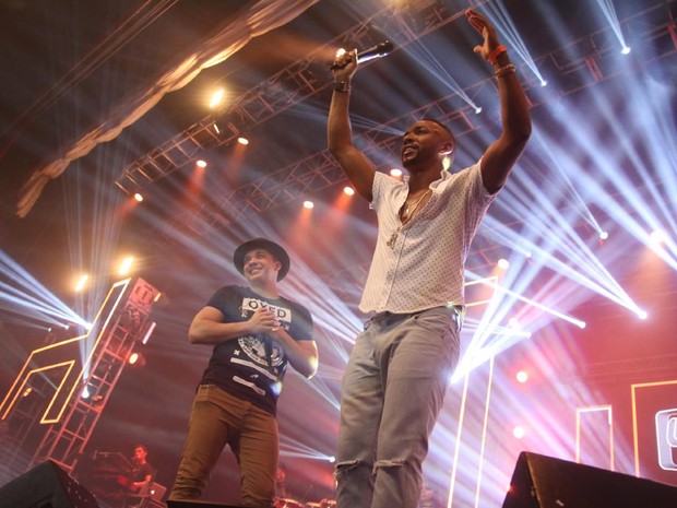 Wesley Safadão e Nego do Borel em show na Zona Oeste do Rio (Foto: Daniel Pinheiro/ Ag. News)