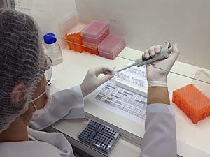 Teste molecular detecta câncer de próstata em Uberlândia (Foto: Caroline Aleixo/G1)