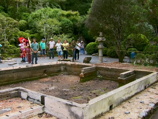 Casa de Chá permanece destruída no Recanto Japonês em Poços de Caldas (Foto: Reprodução/EPTV) Casa de Chá permanece destruída no Recanto Japonês em Poços de Caldas (Foto: Reprodução/EPTV)
