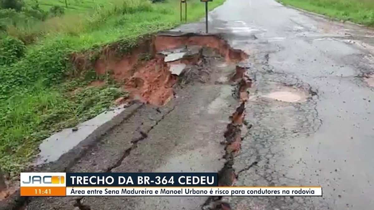 Ap S Fortes Chuvas Trecho Da Br Entre Sena Madureira E Manoel