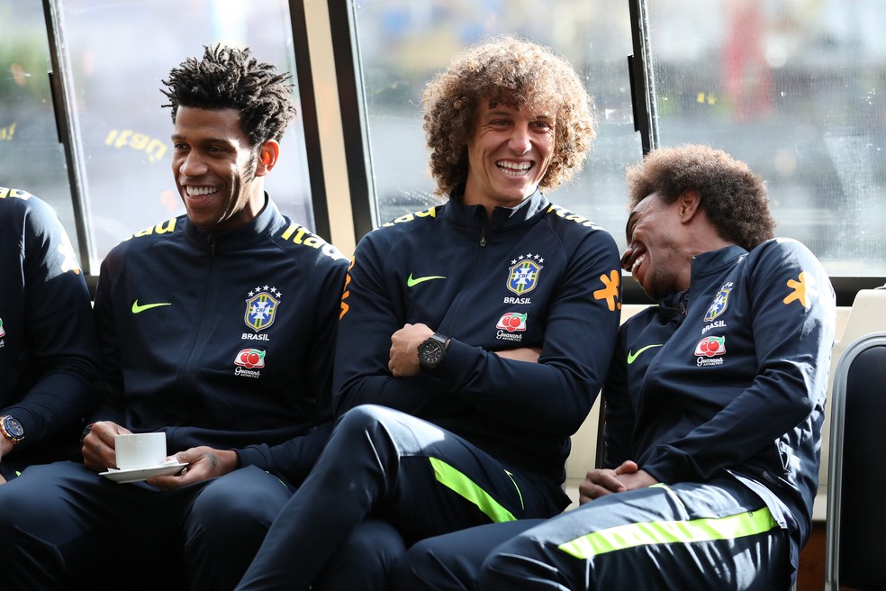 Gil, David Luiz e Willian em passeio de barco da Seleção (Foto: Lucas Figueiredo/CBF)