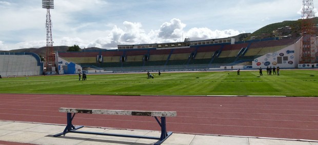 Estádio Jesús Bermudez, em Oruro (Foto: Ricardo Taves)