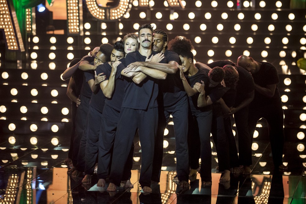 Bailarinos emocionaram no final (Foto: Isabella Pinheiro/Gshow)
