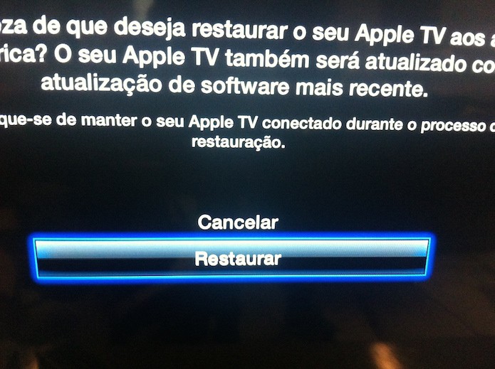 Confirmando a restauração do sistema da Apple TV (Foto: Marvin Costa/TechTudo)
