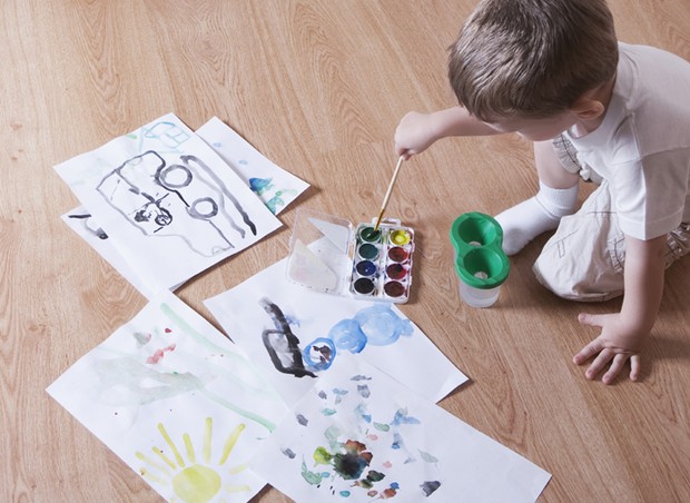 Como desenhar e pintar ajuda no desenvolvimento das crianças