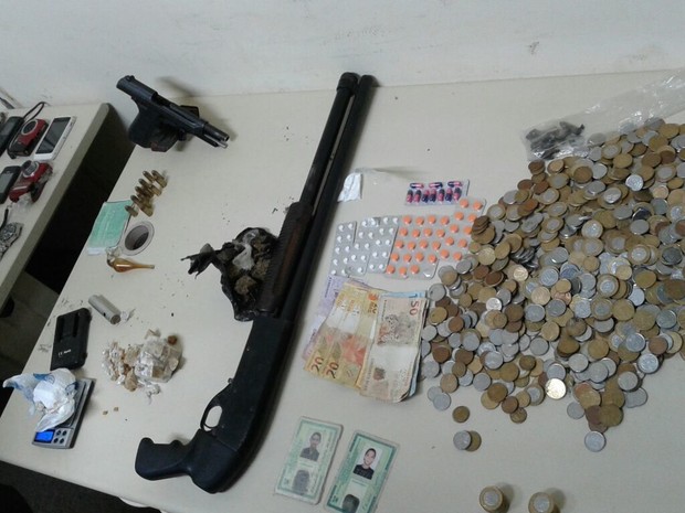 Material apreendido estava em uma casa no bairro de Monte Castelo, em Parnamirim (Foto: Divulgação/Polícia Militar)