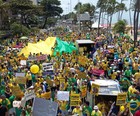 No Recife, ato pede punição para corruptos (Katherine Coutinho / G1)