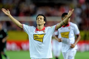 Cicinho se diz na torcida por volta ao Verdão: 