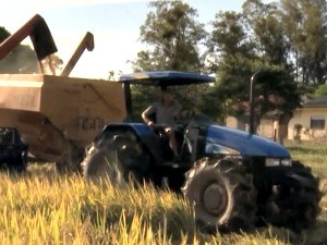 Máquinas agrícolas, trator (Foto: Reprodução/RBS TV)