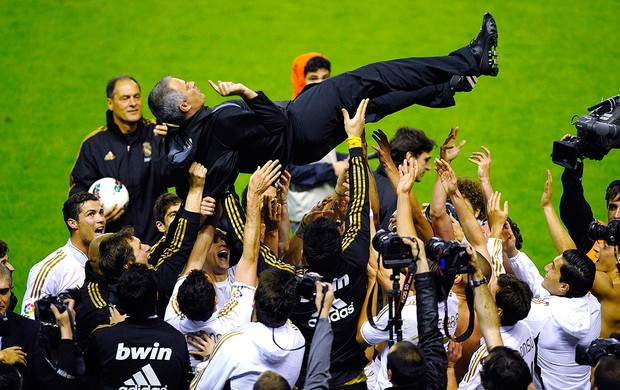 Mourinho, Comemoração, Atletico de Bilbao x Real Madrid (Foto: EFE) Mourinho, Comemoração, Atletico de Bilbao x Real Madrid (Foto: EFE)