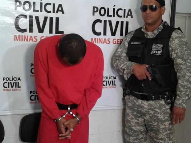 coletiva assassinato uberlandia (Foto: Karla Pereira/G1)