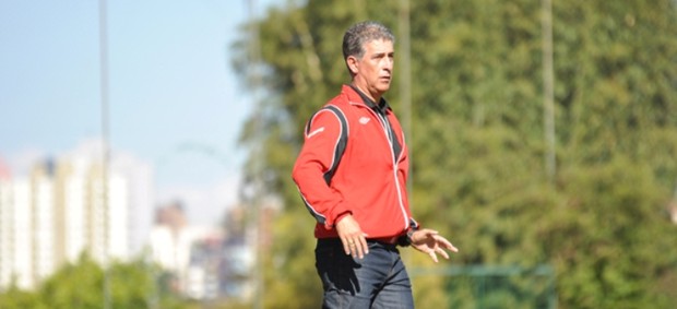 Ricardo Drubscky, técnico do Atlético-PR, no jogo (Foto: Gustavo Oliveira/Site oficial do Atlético-PR)