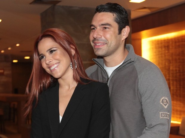 Wanessa com o marido, Marcus Buaiz, em cinema em São Paulo (Foto: Leo Franco/ Ag. News)