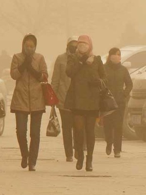 Tempestade de areia atinge China (AFP Photo)