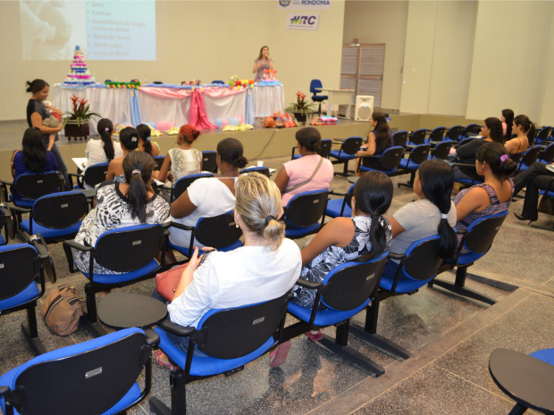 As palestras foram realizadas na terça-feira (7) pela Secretaria de Ação Social e Trabalho (Foto: Magda Oliveira/G1)