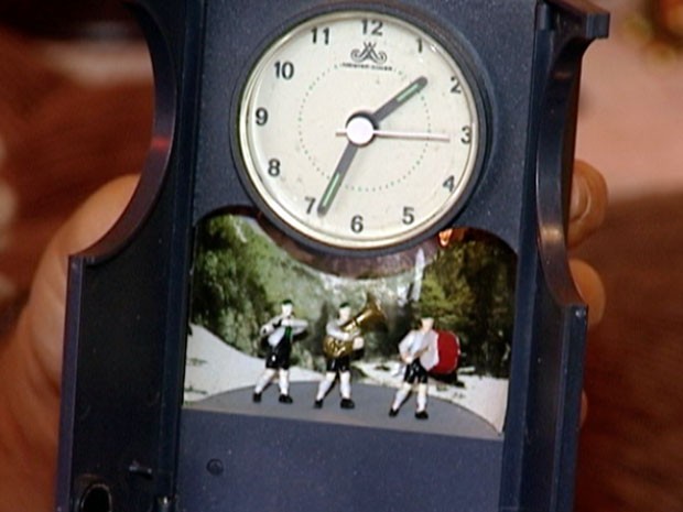 Relógio toca músicas alemãs. (Foto: Reprodução/TV Gazeta)