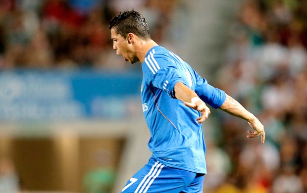 Cristiano Ronaldo Comemora gol do Real Madrid contra o Elche (Foto: Agência AFP)