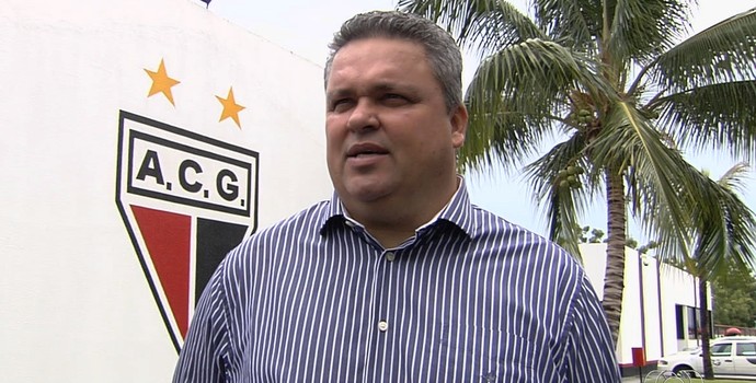 Adson Batista, diretor de futebol do Atlético-GO (Foto: Reprodução/TV Anhanguera)