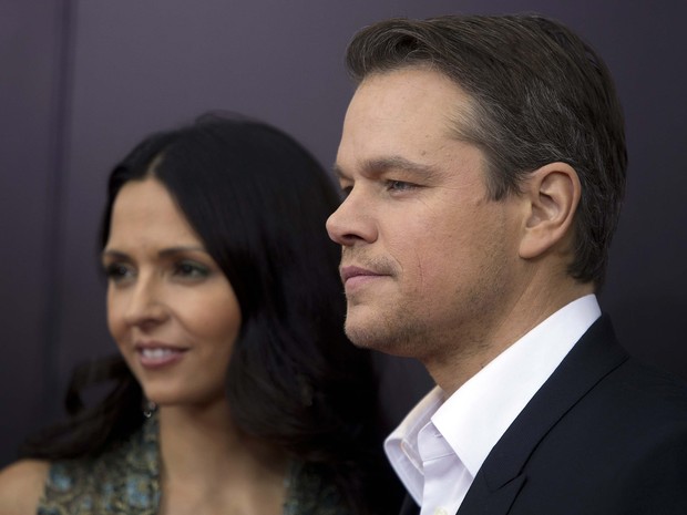 Matt Damon e a mulher, Luciana Barroso, em première de filme em Nova York, nos Estaods Unidos (Foto: Carlo Allegri/ Reuters)