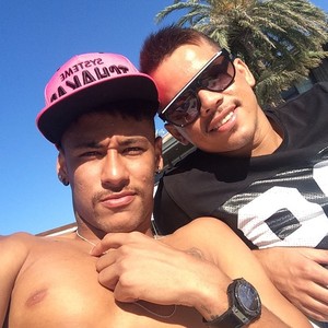 Neymar com amigo (Foto: Instagram)