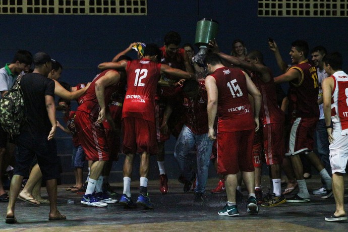 Turma x Itacor - Piauiense de basquete 2016 (Foto: Renan Morais) Turma x Itacor - Piauiense de basquete 2016 (Foto: Renan Morais)