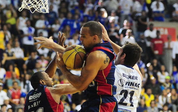 Basquete NBB São José x Brasilia (Foto: Marcos Ribolli / Globoesporte.com)