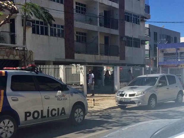 Polícia Militar foi acionada para o crime em Jardim Atlântico, em Olinda, neste domingo (27) (Foto: Bruno Luiz/WhatsApp)