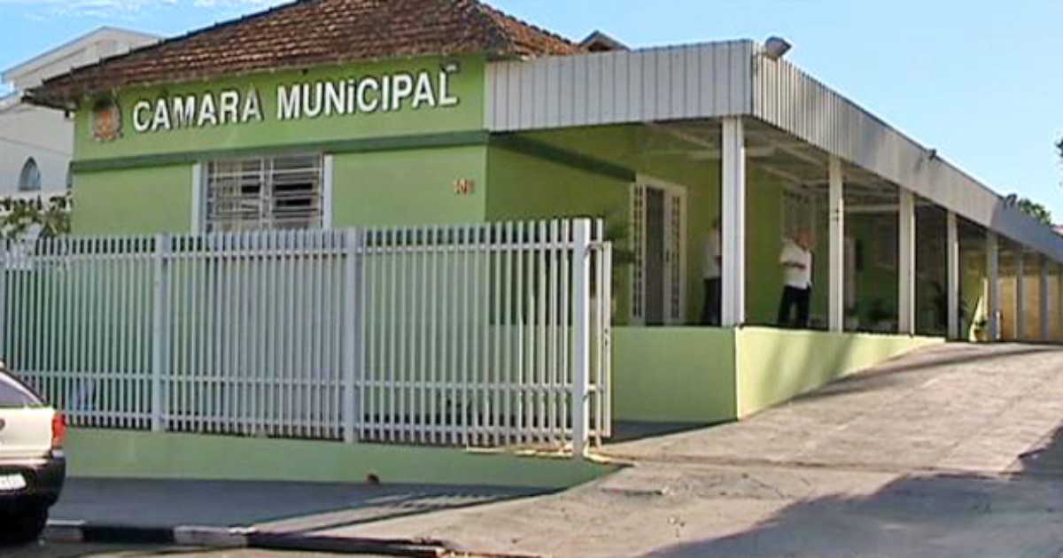Prefeito, vice e três vereadores de Indiana têm mandatos extintos - Globo.com