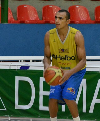 Jimmy treino Mogi basquete (Foto: Bruno Rocha)