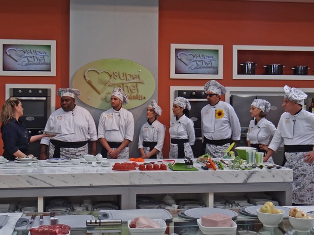 Famosos aprendem truques culinários no primeiro workshop (Foto: Mais Você / TV Globo)