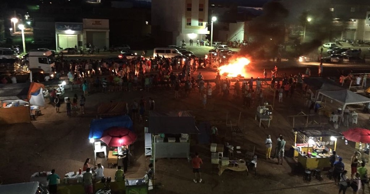 G Manifestantes Bloqueiam Br Em Protesto Ao Funcionamento Da